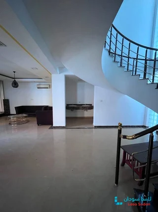 ڤيلا فاخرة للبيع   كافوري مربع ٩