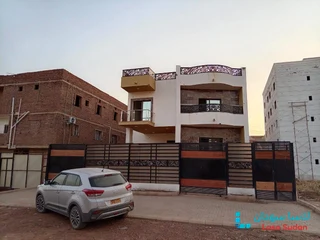 للبيع عمارة فاخرة  كافوري مربع 14