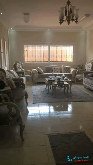 للبيع منزل فخم حي الهدي مربع 3