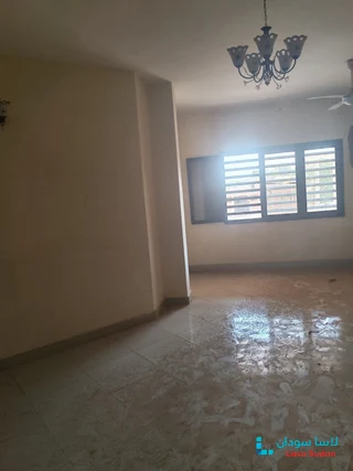 للايجار شقه فاضيه بري غرب رويال كير