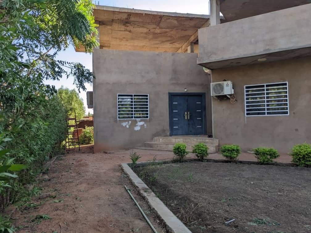 منزل مؤسس بالسكن البستاني بحي التاكا شمال مربع3كافوري للبيع preview 2