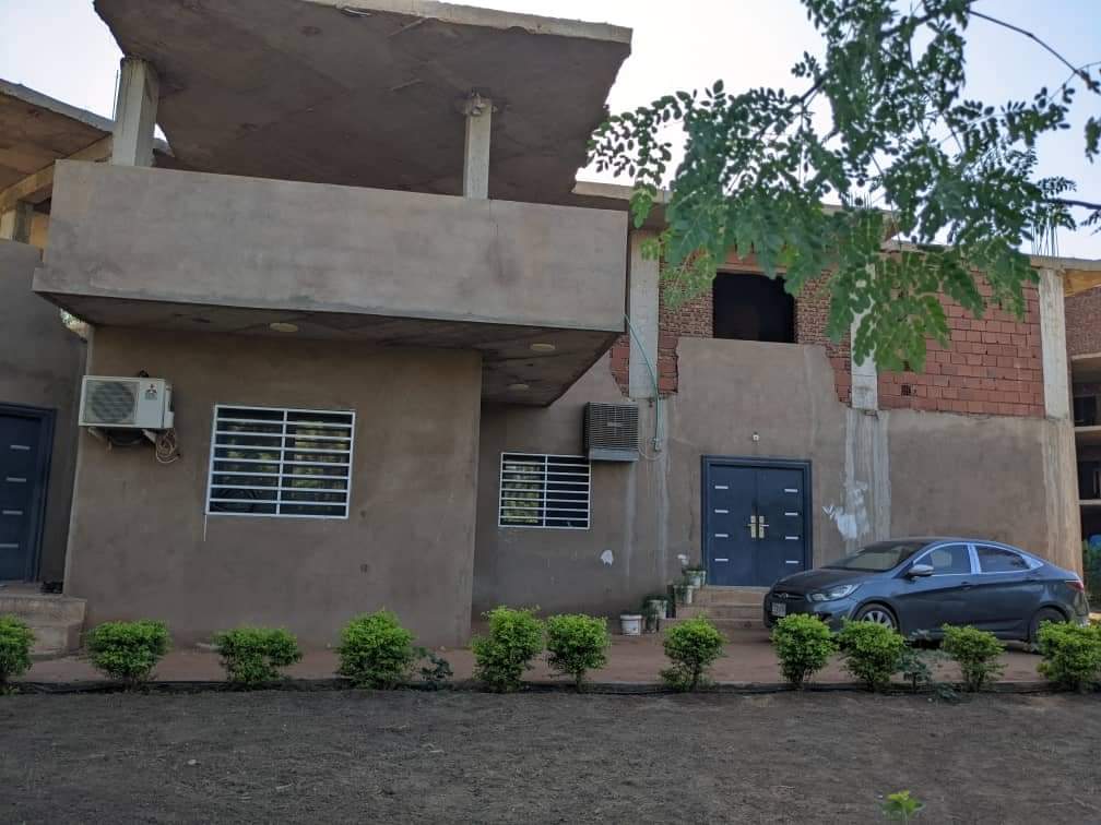 منزل مؤسس بالسكن البستاني بحي التاكا شمال مربع3كافوري للبيع preview 3