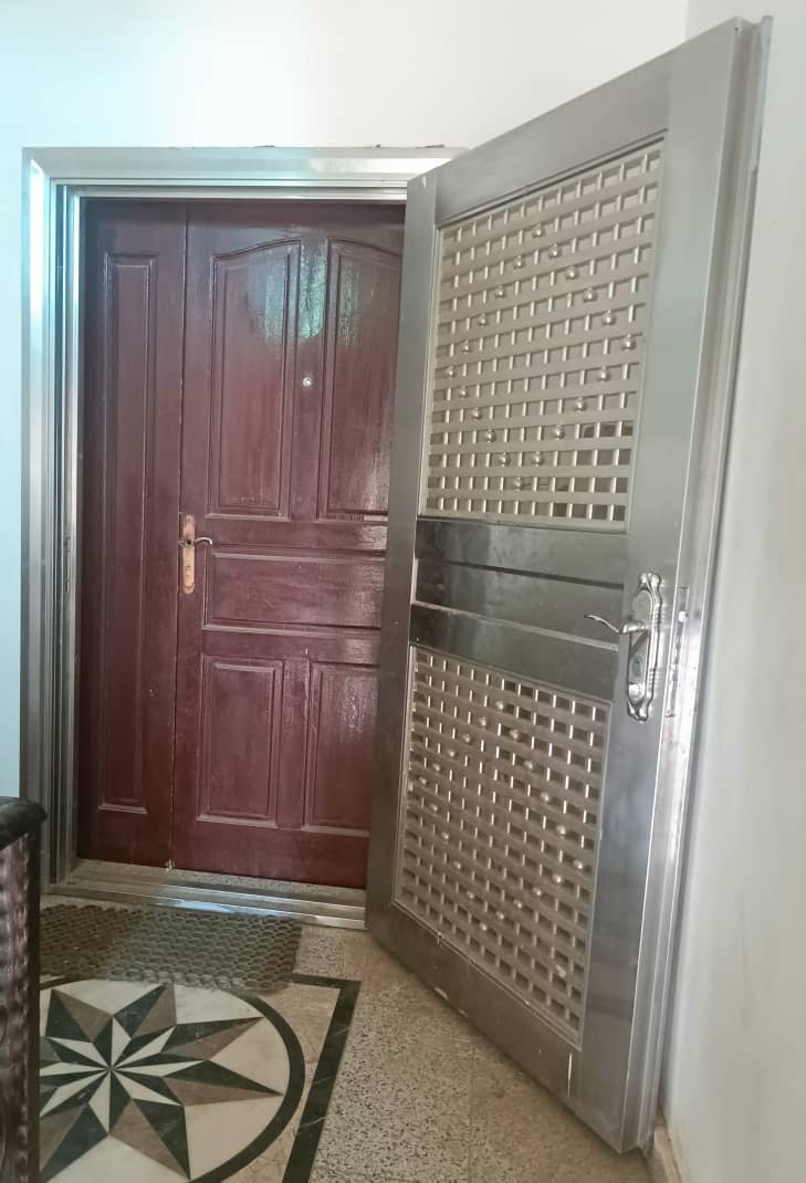 للبيع من المالك مباشرة عمارة بالخرطوم - اركويت تفتح على شارع عبيد ختم مباشرة