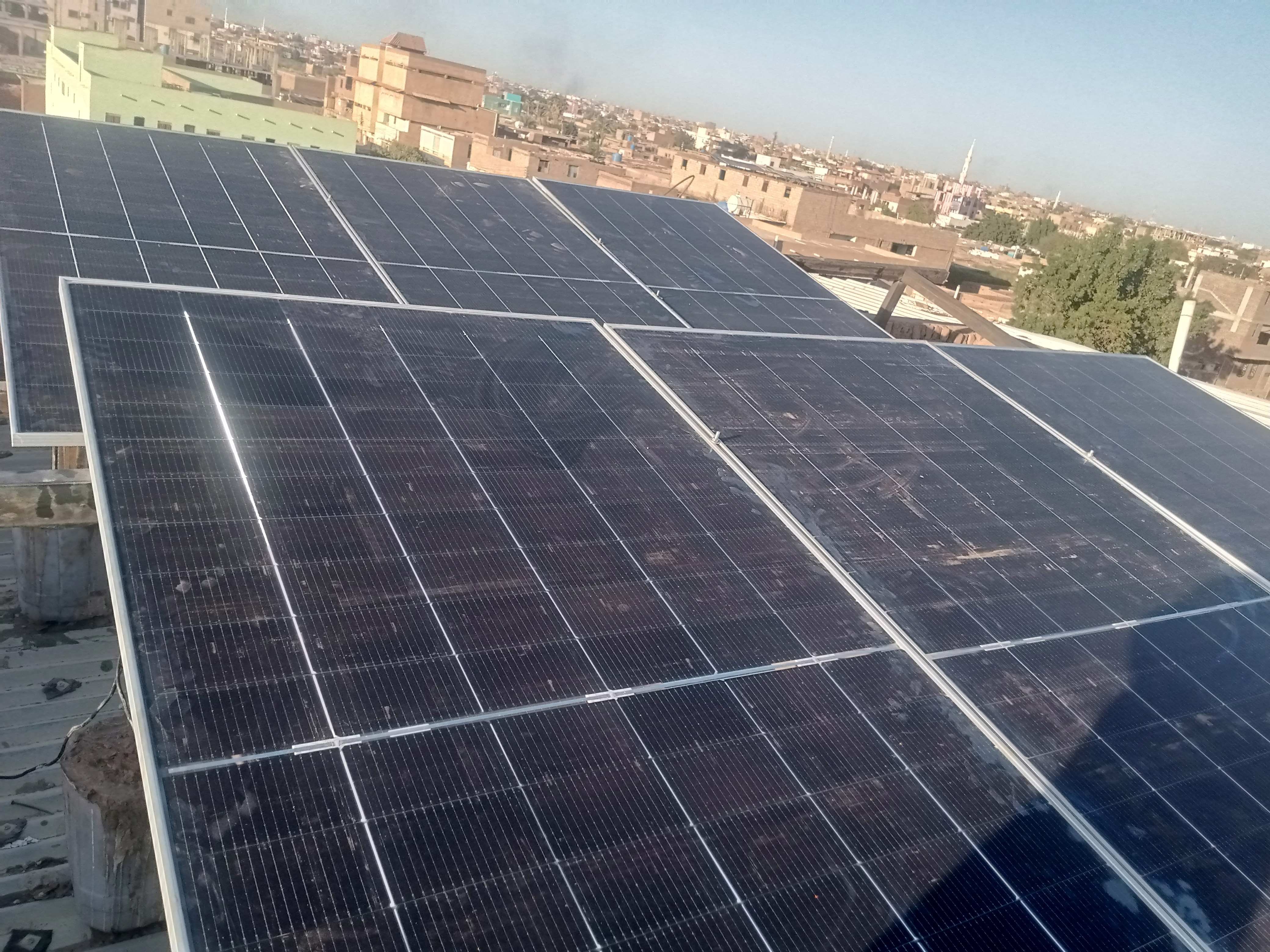 ميسره الكليس لانظمه الطاقه الشمسيه