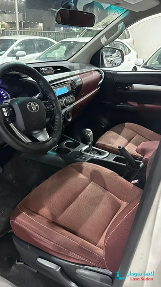 للبيع بوكس  هايلوكس 2016