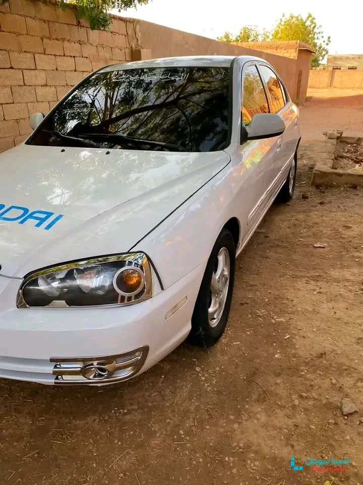 للبيع افانتي2005 اللون ابيض