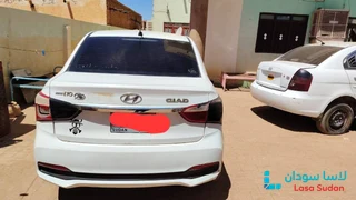 للبيع عربية i10 قراند 2017