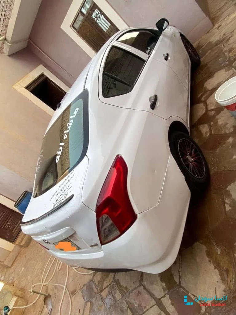 للبيع نيسان صني موديل 2015