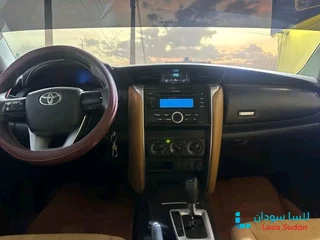 للبيع  Toyota Fortuner 2016 preview 2