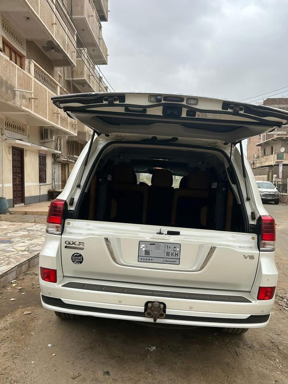 للبيع لاندكروزر الفطيم 2021. preview 4