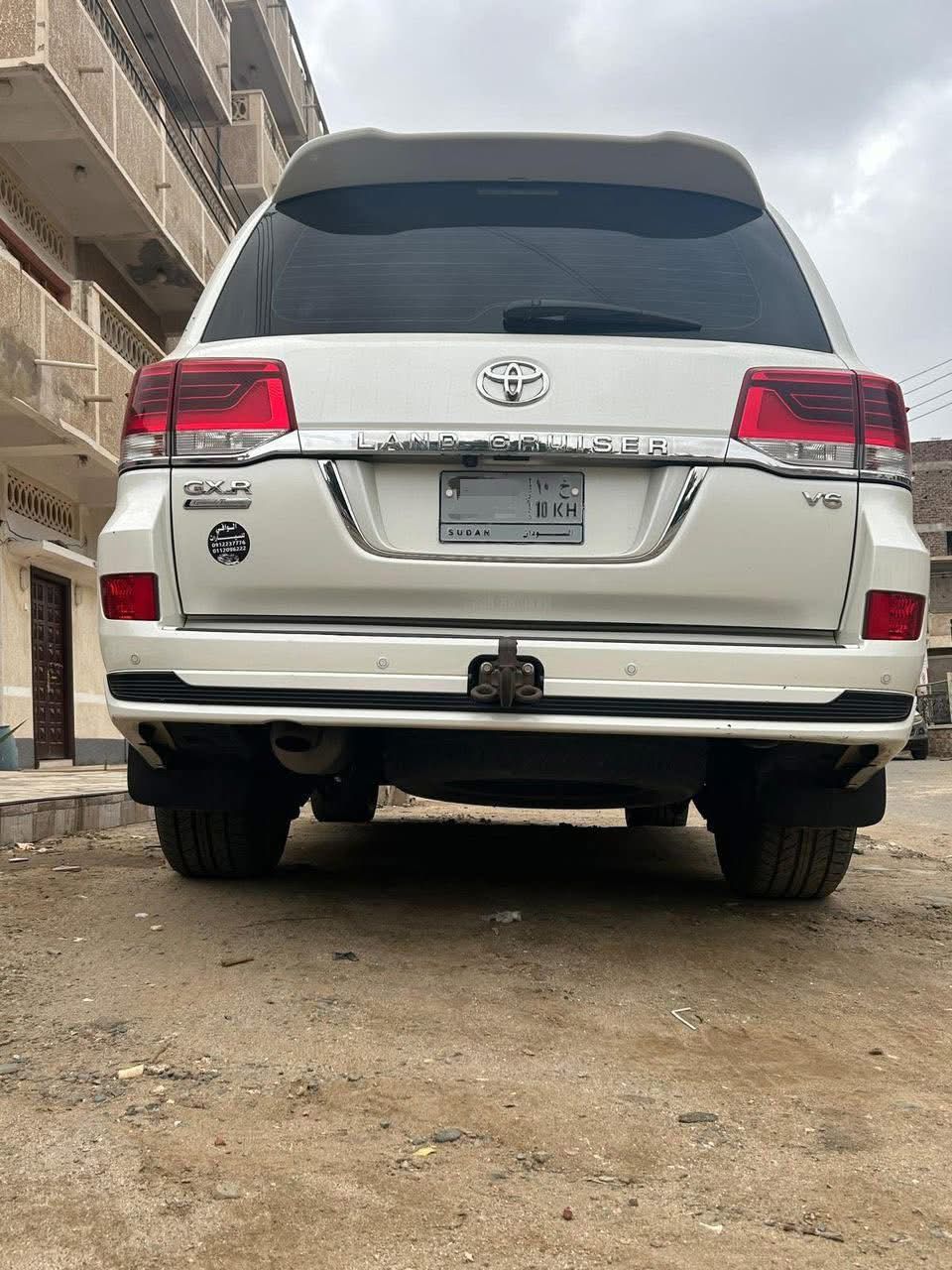 للبيع لاندكروزر الفطيم 2021.