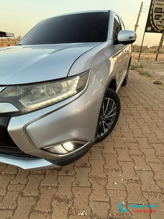 للبيع عربية اوتلاندر 2017 preview 8