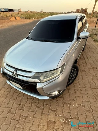 للبيع عربية اوتلاندر 2017 preview 7