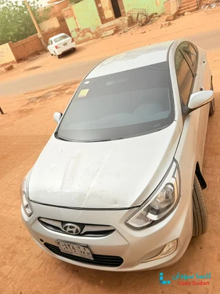 للبيع أكسنت مضلع 2015 ورق 2016