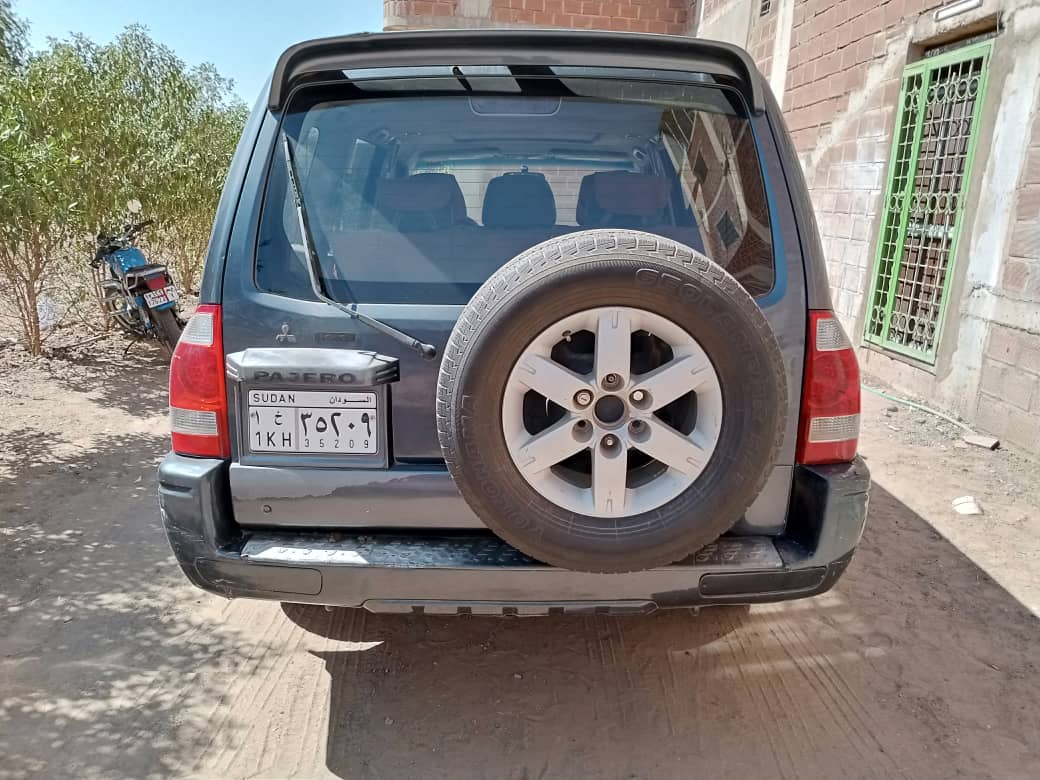 للبيع باجيرو بنزين موديل 2005