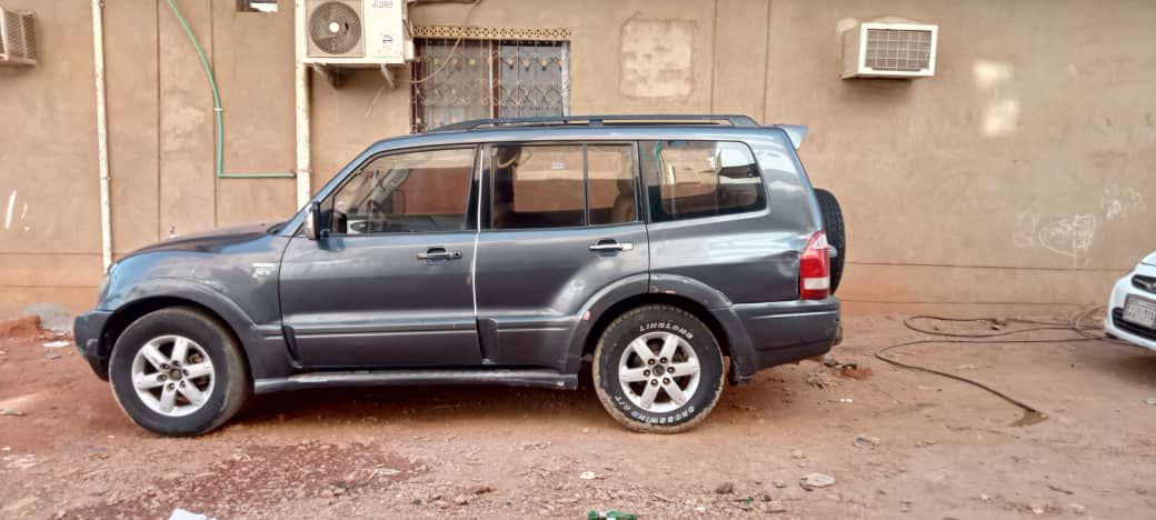 للبيع باجيرو بنزين موديل 2005 preview 2