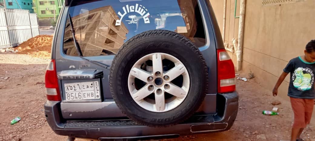 للبيع باجيرو بنزين موديل 2005 preview 4