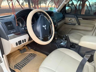 للبيع باجيرو 2015 GLS preview 4