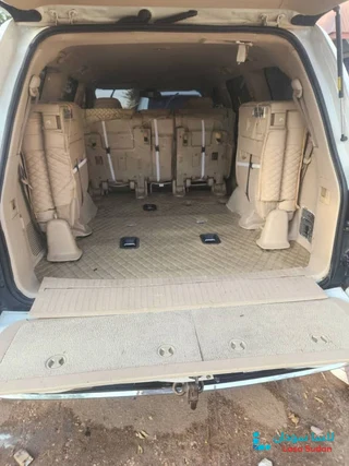 للبيع  لاند كروزر GXR موديل 2014 مطور 2021 preview 4